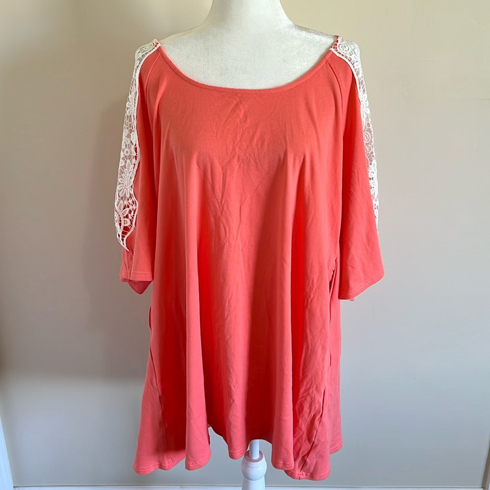 NWT, XL Roii Women's Short Sleeve Crochet Lace Cold Shoulder T Shirt Dress.